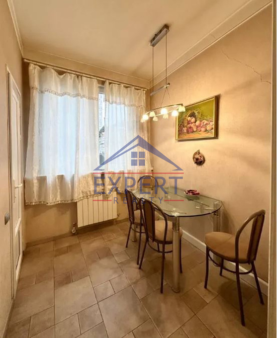 ԿԵՆՏՐՈՆ, ՄԱՇՏՈՑԻ ՊՈՂՈՏԱ, 3 ՍԵՆՅԱԿ