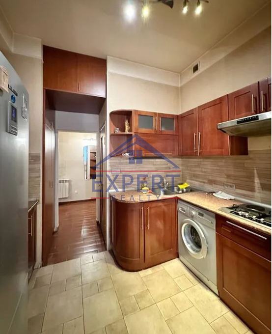 ԿԵՆՏՐՈՆ, ՄԱՇՏՈՑԻ ՊՈՂՈՏԱ, 3 ՍԵՆՅԱԿ