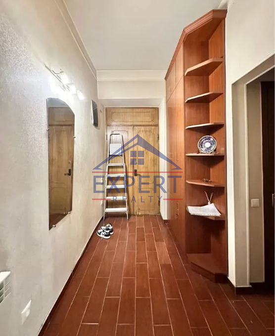 ԿԵՆՏՐՈՆ, ՄԱՇՏՈՑԻ ՊՈՂՈՏԱ, 3 ՍԵՆՅԱԿ