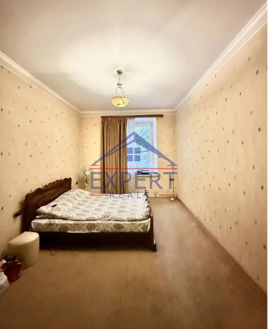 ԿԵՆՏՐՈՆ, ՄԱՇՏՈՑԻ ՊՈՂՈՏԱ, 3 ՍԵՆՅԱԿ