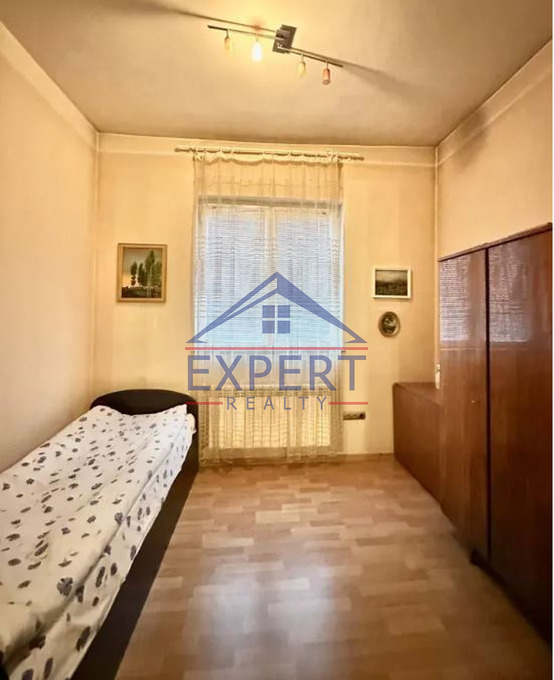 ԿԵՆՏՐՈՆ, ՄԱՇՏՈՑԻ ՊՈՂՈՏԱ, 3 ՍԵՆՅԱԿ