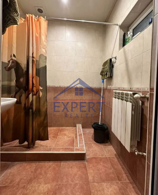 ԿԵՆՏՐՈՆ, ՄԱՇՏՈՑԻ ՊՈՂՈՏԱ, 3 ՍԵՆՅԱԿ