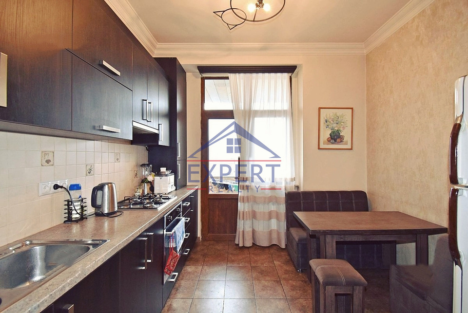 ԱՐԱԲԿԻՐ, ՄԱՄԻԿՈՆՅԱՆՑ, 4 ՍԵՆՅԱԿ