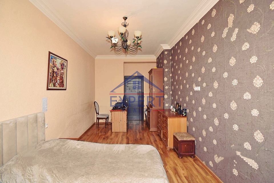 ԱՐԱԲԿԻՐ, ՄԱՄԻԿՈՆՅԱՆՑ, 4 ՍԵՆՅԱԿ