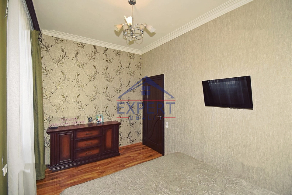 ԱՐԱԲԿԻՐ, ՄԱՄԻԿՈՆՅԱՆՑ, 4 ՍԵՆՅԱԿ