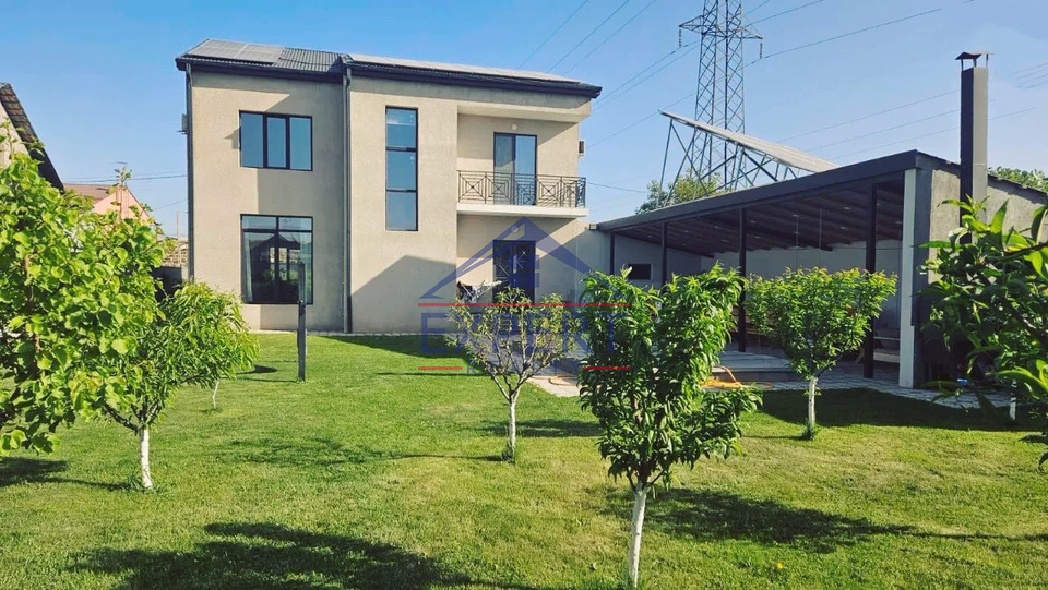 ԱՌԻՆՋ, 6 ՍԵՆՅԱԿԱՆՈՑ ԱՌԱՆՁՆԱՏՈՒՆ