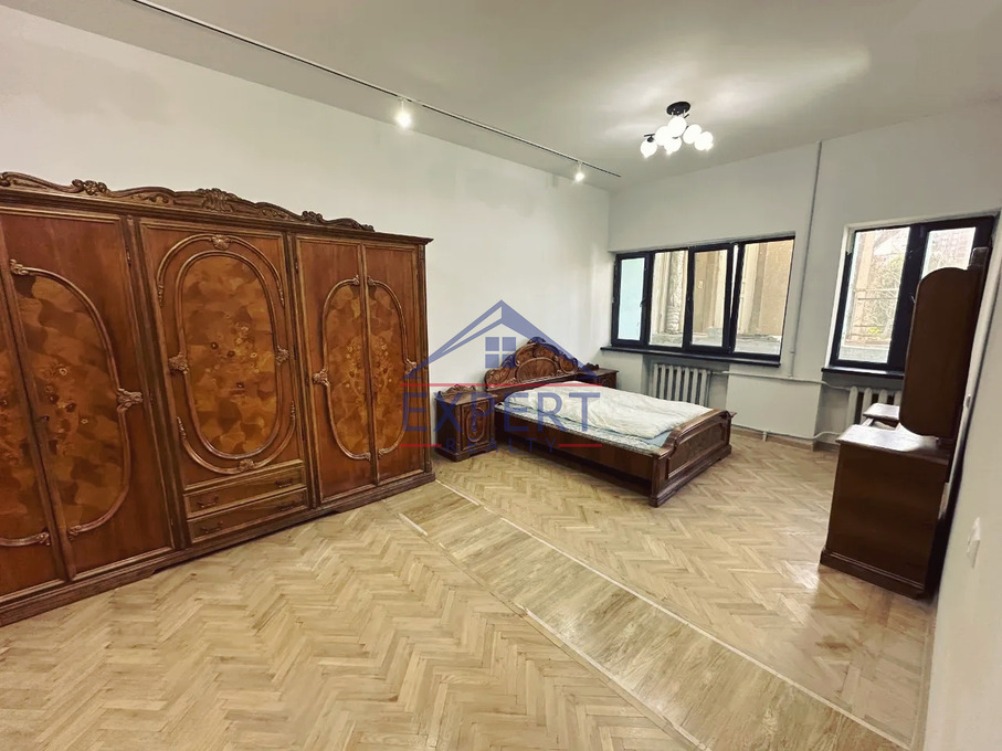 ԿԵՆՏՐՈՆ,ՆԱՐ-ԴՈՍԻ ՓՈՂՈՑ,  3 ՍԵՆՅԱԿ