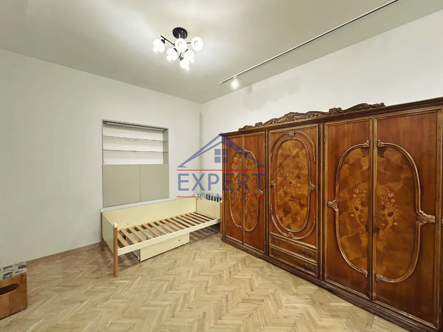 ԿԵՆՏՐՈՆ,ՆԱՐ-ԴՈՍԻ ՓՈՂՈՑ,  3 ՍԵՆՅԱԿ