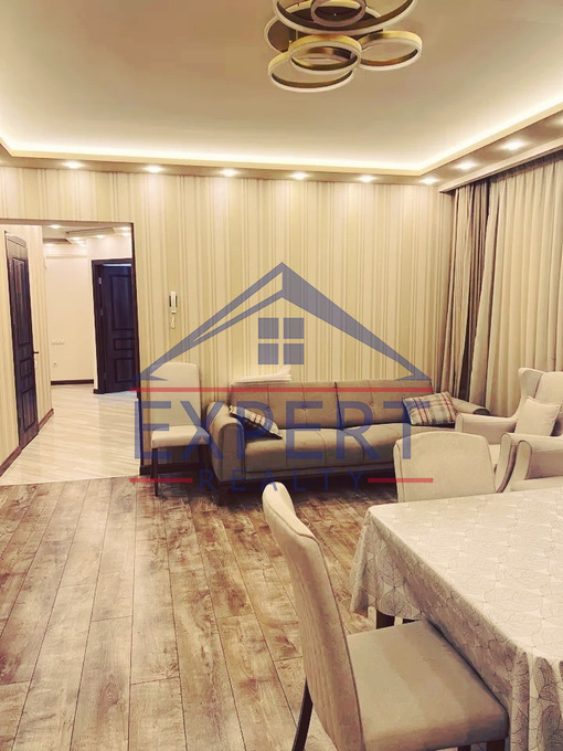 ԿԵՆՏՐՈՆ, ՏԻԳՐԱՆ ՄԵԾԻ ՊՈՂՈՏԱ, 3 ՍԵՆՅԱԿ