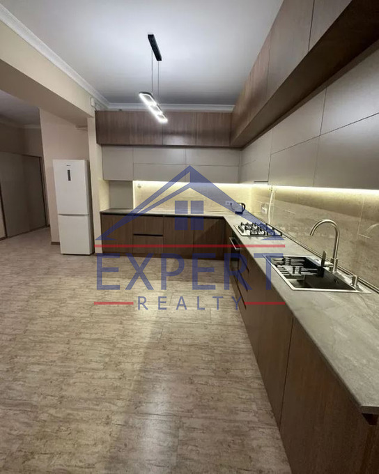 ԿԵՆՏՐՈՆ, ՊԱՐՈՆՅԱՆ ՓՈՂՈՑ, 2 ՍԵՆՅԱԿ