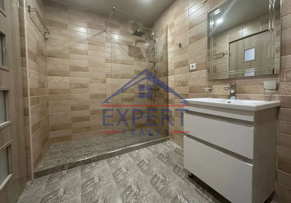 ԿԵՆՏՐՈՆ, ՊԱՐՈՆՅԱՆ ՓՈՂՈՑ, 2 ՍԵՆՅԱԿ