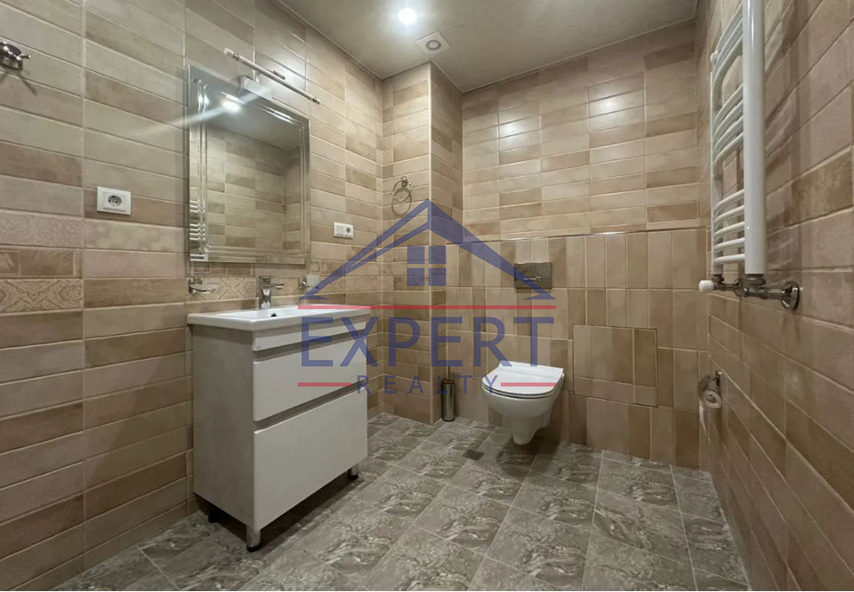 ԿԵՆՏՐՈՆ, ՊԱՐՈՆՅԱՆ ՓՈՂՈՑ, 2 ՍԵՆՅԱԿ