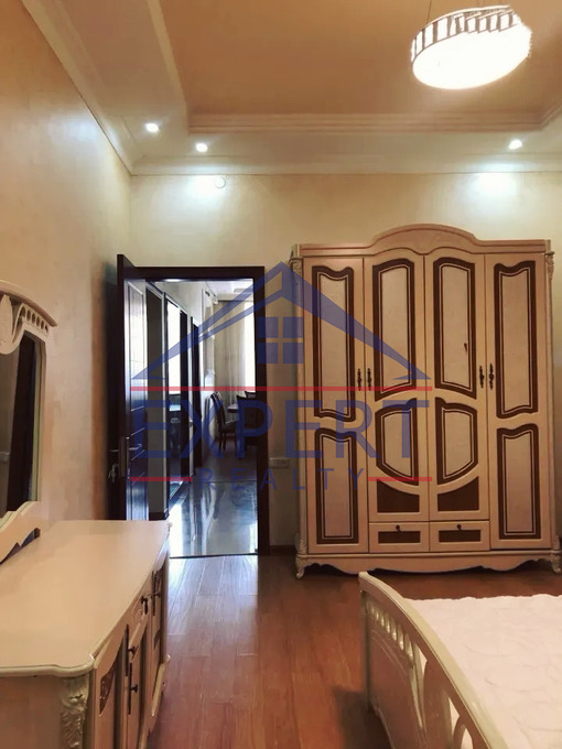 ԿԵՆՏՐՈՆ, ՄԱՇՏՈՑԻ ՊՈՂՈՏԱ, 4 ՍԵՆՅԱԿ