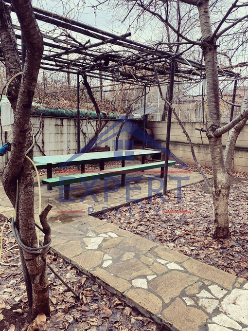ԱՐԱԲԿԻՐ, ՄԱՄԻԿՈՆՅԱՆՑ ՓՈՂՈՑ, 3 ՍԵՆՅԱԿ
