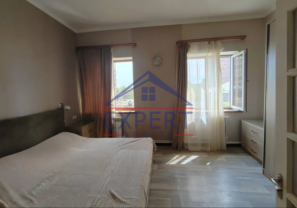 ԿԵՆՏՐՈՆ, ԱՆՏԱՌԱՅԻՆ ՓՈՂՈՑ, 4 ՍԵՆՅԱԿ