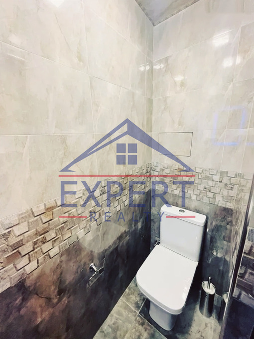 ԿԵՆՏՐՈՆ, ՆԱԼԲԱՆԴՅԱՆ ՓՈՂՈՑ 3  ՍԵՆՅԱԿ