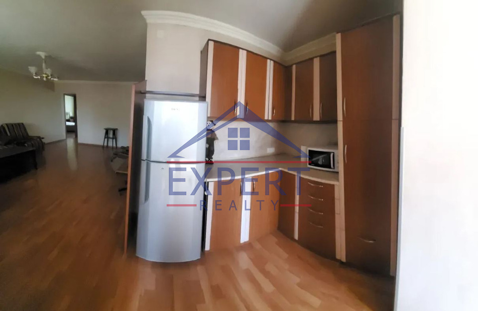 ԿԵՆՏՐՈՆ, ԲՈՒԶԱՆԴԻ ՓՈՂՈՑ, 3 ՍԵՆՅԱԿ