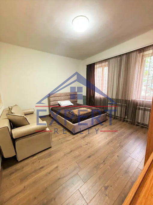 ԱՐԱԲԿԻՐ, ՎԱՀՐԱՄ ՓԱՓԱԶՅԱՆ ՓՈՂՈՑ, 4 ՍԵՆՅԱԿ