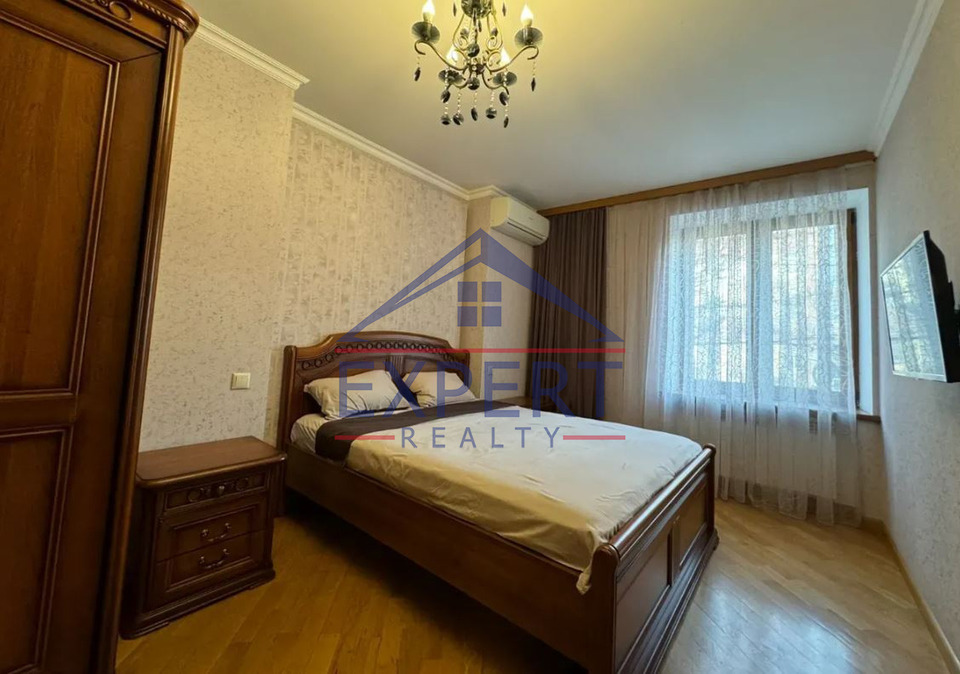 ԿԵՆՏՐՈՆ, ՍԱՅԱԹ-ՆՈՎԱՅԻ ՊՈՂՈՏԱ, 2 ՍԵՆՅԱԿ