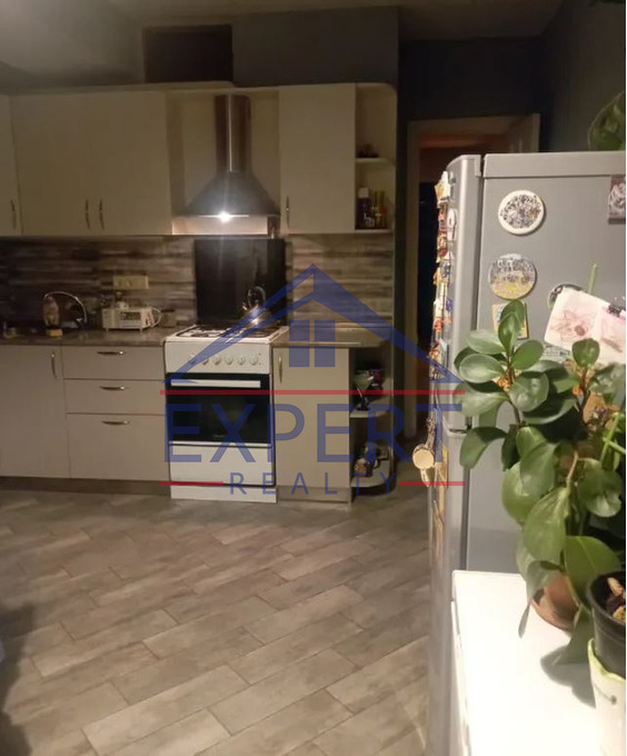 ԿԵՆՏՐՈՆ, ՊՈՒՇԿԻՆԻ ՓՈՂՈՑ, 3 ՍԵՆՅԱԿ