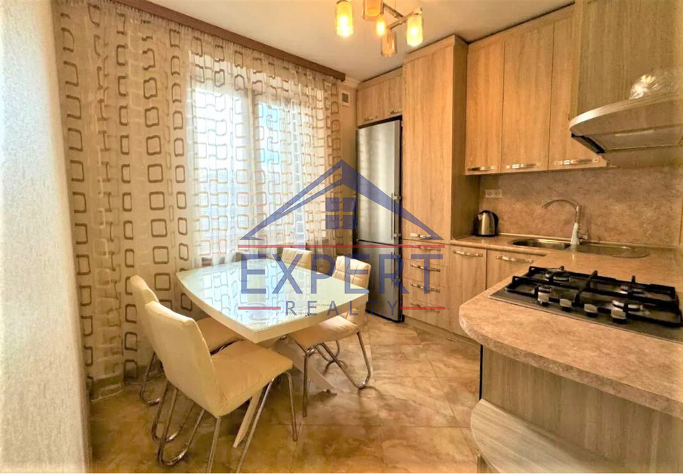 ԿԵՆՏՐՈՆ, ՍԱՅԱԹ ՆՈՎԱ ՓՈՂՈՑ, 2 ՍԵՆՅԱԿ