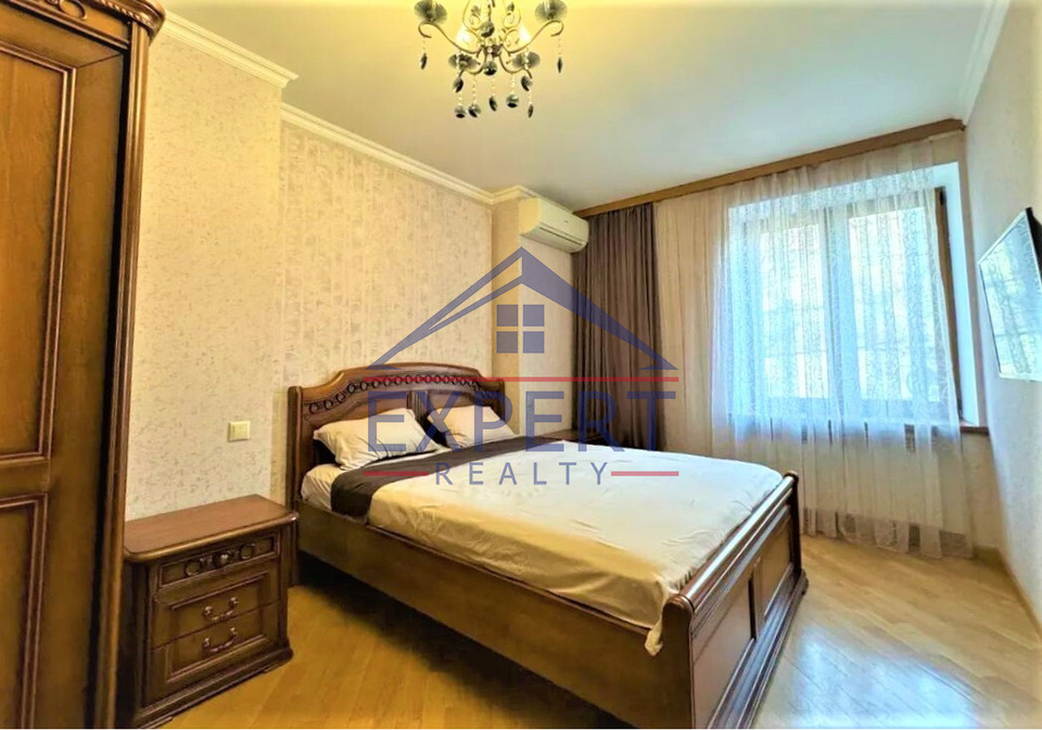 ԿԵՆՏՐՈՆ, ՍԱՅԱԹ ՆՈՎԱ ՓՈՂՈՑ, 2 ՍԵՆՅԱԿ