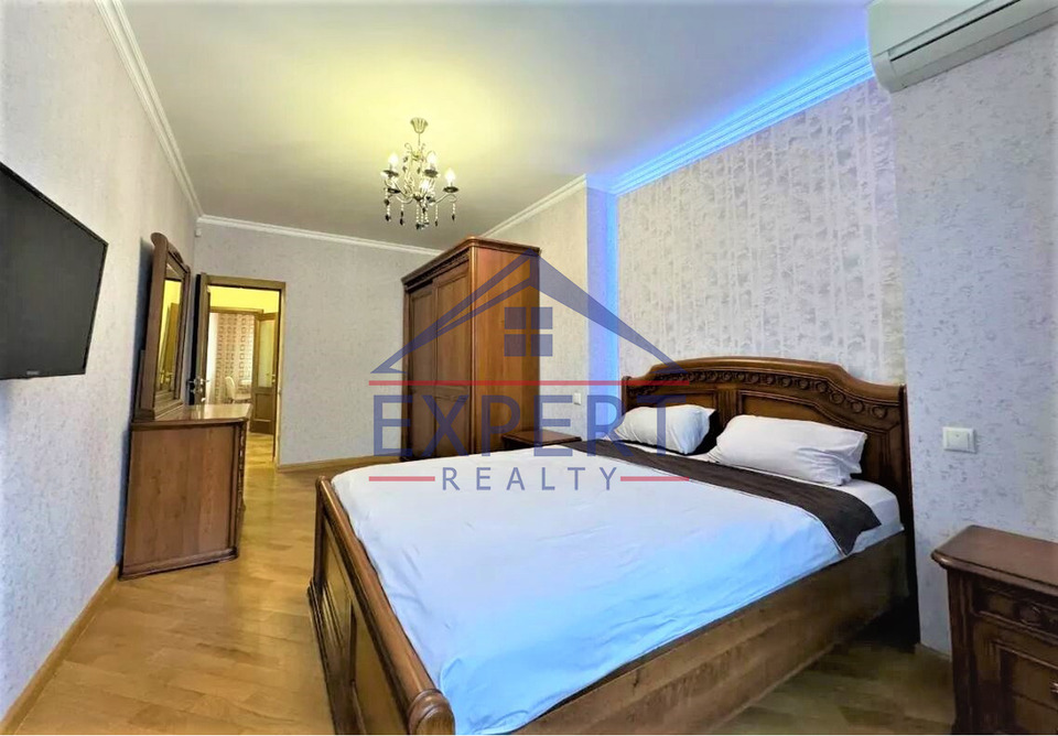 ԿԵՆՏՐՈՆ, ՍԱՅԱԹ ՆՈՎԱ ՓՈՂՈՑ, 2 ՍԵՆՅԱԿ