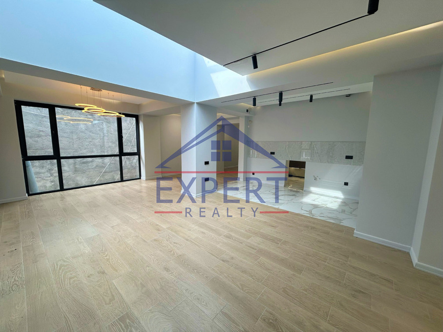 ԿԵՆՏՐՈՆ, ՍԱՅԱԹ ՆՈՎԱ ՊՈՂՈՏԱ, 3 ՍԵՆՅԱԿ