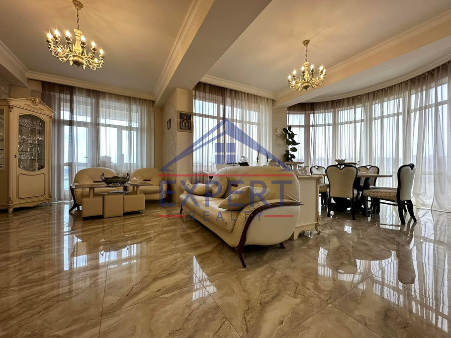 ԿԵՆՏՐՈՆ, ԾԻԾԵՌՆԱԿԱԲԵՐԴԻ ԽՃՈՒՂԻ, 3 ՍԵՆՅԱԿ