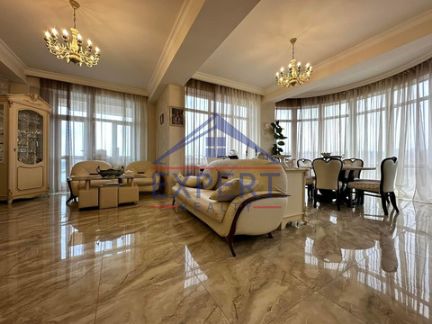 ԿԵՆՏՐՈՆ, ԾԻԾԵՌՆԱԿԱԲԵՐԴԻ ԽՃՈՒՂԻ, 3 ՍԵՆՅԱԿ