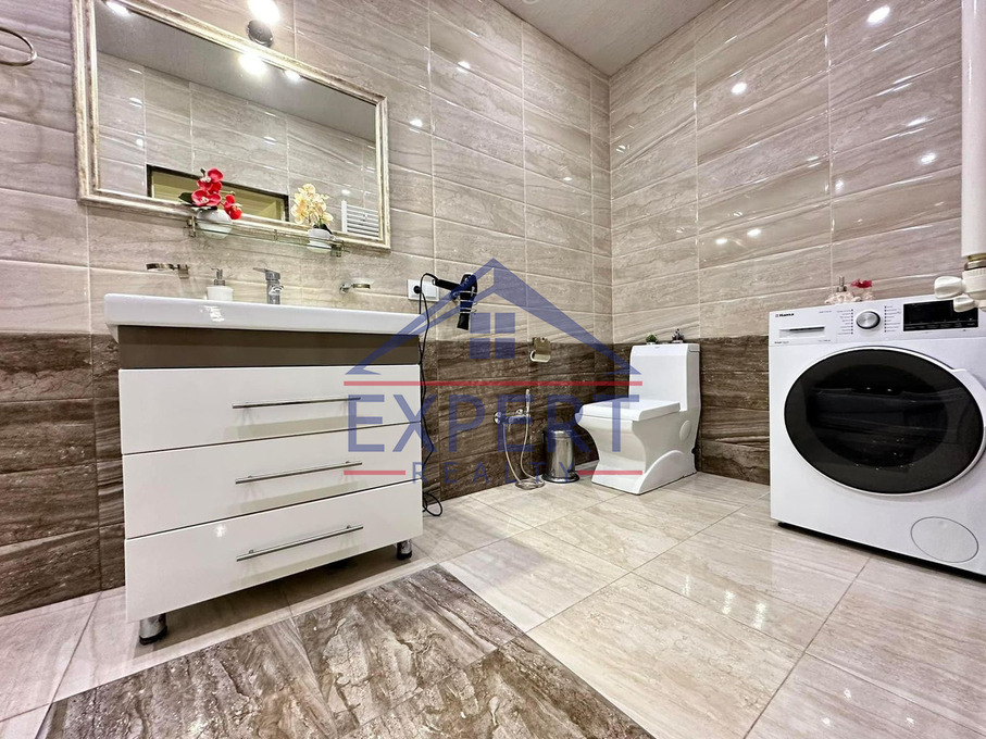 ԿԵՆՏՐՈՆ, ԾԻԾԵՌՆԱԿԱԲԵՐԴԻ ԽՃՈՒՂԻ, 3 ՍԵՆՅԱԿ