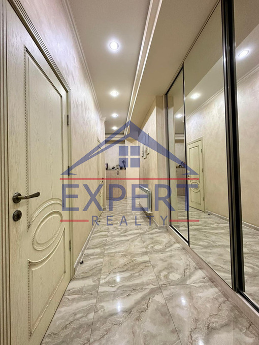 ԿԵՆՏՐՈՆ, ԾԻԾԵՌՆԱԿԱԲԵՐԴԻ ԽՃՈՒՂԻ, 3 ՍԵՆՅԱԿ
