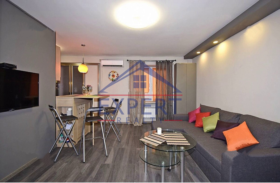 ԿԵՆՏՐՈՆ, ԶԱՔՅԱՆ ՓՈՂՈՑ, 2 ՍԵՆՅԱԿ