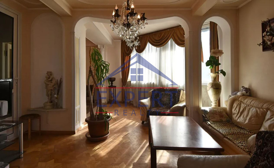 ԱՐԱԲԿԻՐ, ԱՎԵՏԻՍՅԱՆ ՓՈՂՈՑ, 4 ՍԵՆՅԱԿ