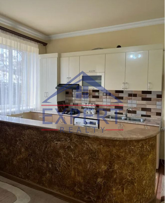 ԿԵՆՏՐՈՆ , ԱՐԳԻՇՏԻ Փ, 3 ՍԵՆՅԱԿ