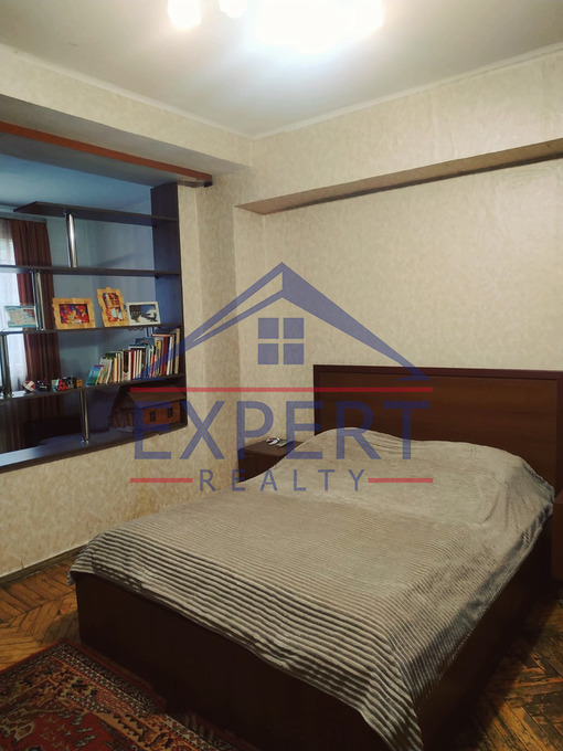 ԿԵՆՏՐՈՆ , ԱՂԱՅԱՆ ՓՈՂՈՑ, 3 ՍԵՆՅԱԿ