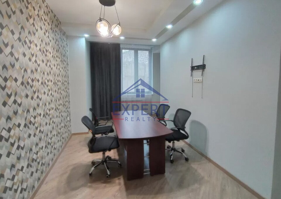 ԿԵՆՏՐՈՆ, ՎԵՐԻՆ ԱՆՏԱՌԱՅԻՆ ՓՈՂՈՑ, 4 ՍԵՆՅԱԿ