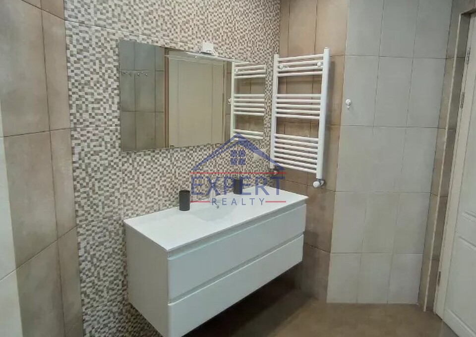 ԿԵՆՏՐՈՆ, ՎԵՐԻՆ ԱՆՏԱՌԱՅԻՆ ՓՈՂՈՑ, 4 ՍԵՆՅԱԿ