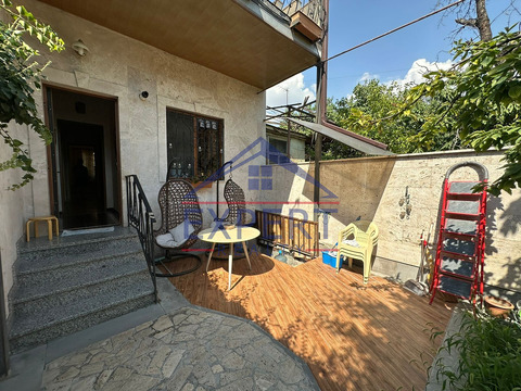ԿԵՆՏՐՈՆ, ՀՐԱՆՏ ՇԱՀԻՆՅԱՆ ՓՈՂՈՑ, 4 ՍԵՆՅԱԿ