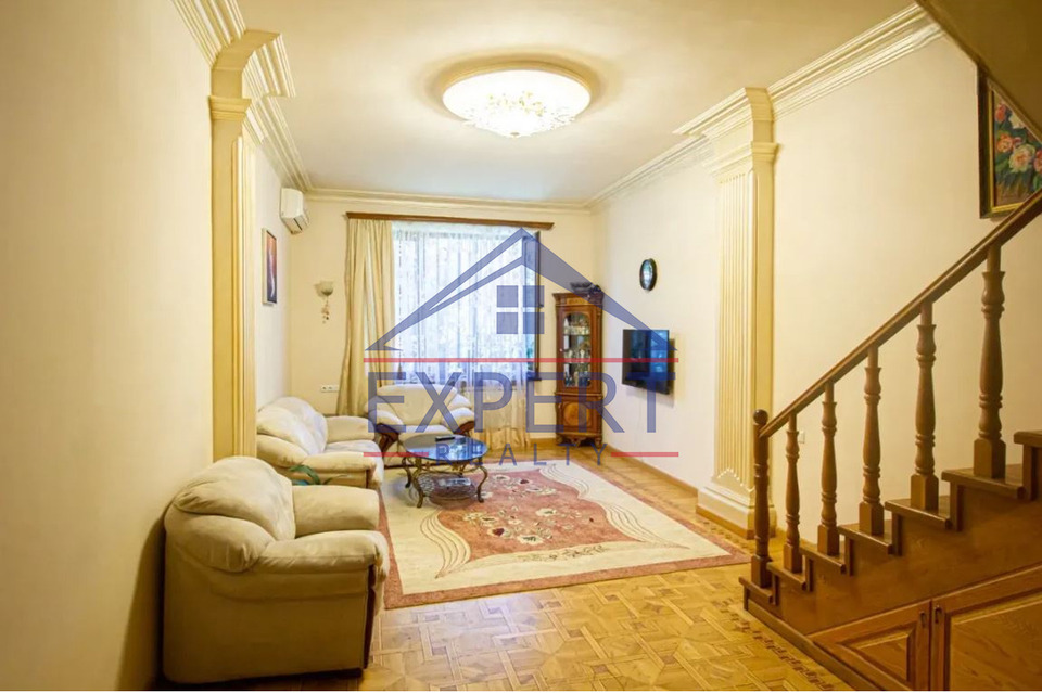 ԿԵՆՏՐՈՆ, ՀՐԱՆՏ ՇԱՀԻՆՅԱՆ ՓՈՂՈՑ, 4 ՍԵՆՅԱԿ