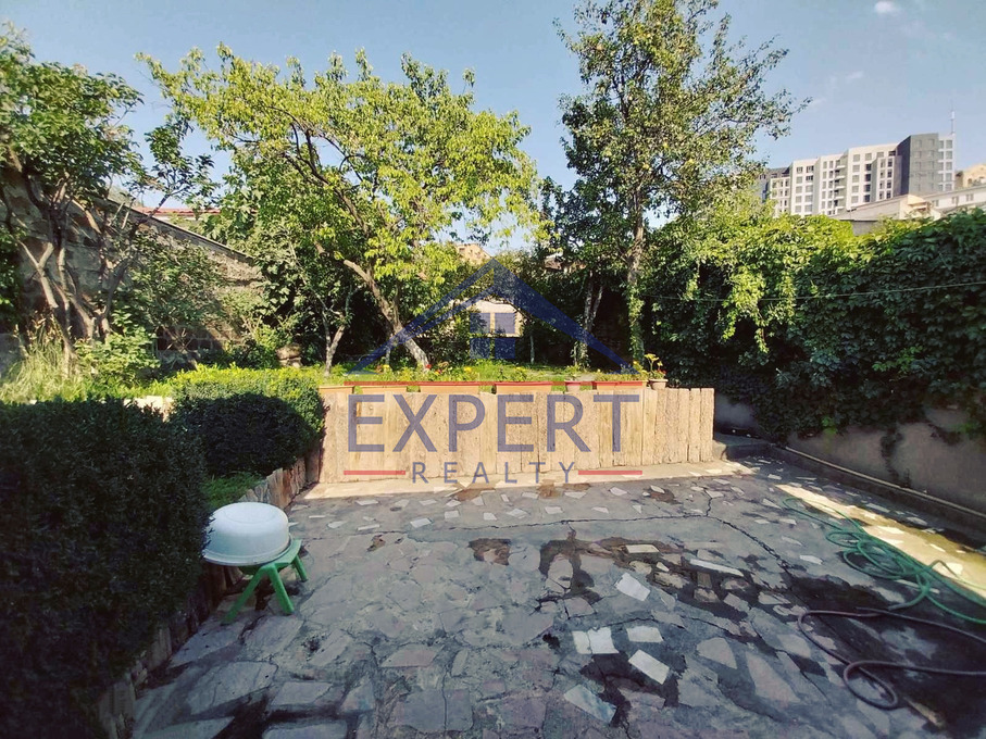 ԿԵՆՏՐՈՆ, ԱՅԳԵՍՏԱՆ ՓՈՂՈՑ, 3 ՍԵՆՅԱԿ