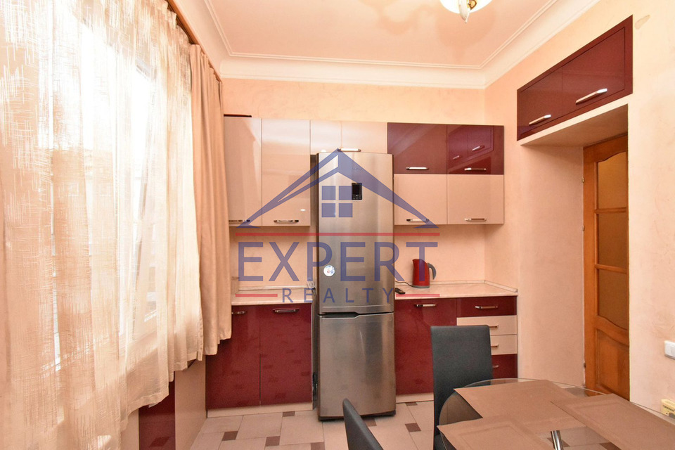 ԿԵՆՏՐՈՆ, ՎԱՀԱՆ ՏԵՐՅԱՆ ՓՈՂՈՑ, 3 ՍԵՆՅԱԿ