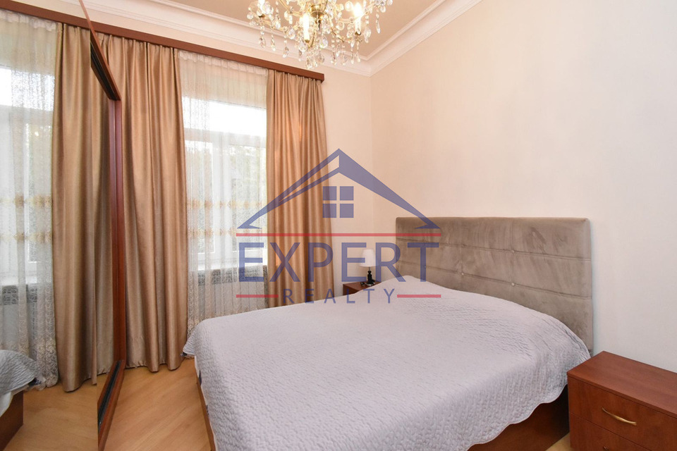 ԿԵՆՏՐՈՆ, ՎԱՀԱՆ ՏԵՐՅԱՆ ՓՈՂՈՑ, 3 ՍԵՆՅԱԿ
