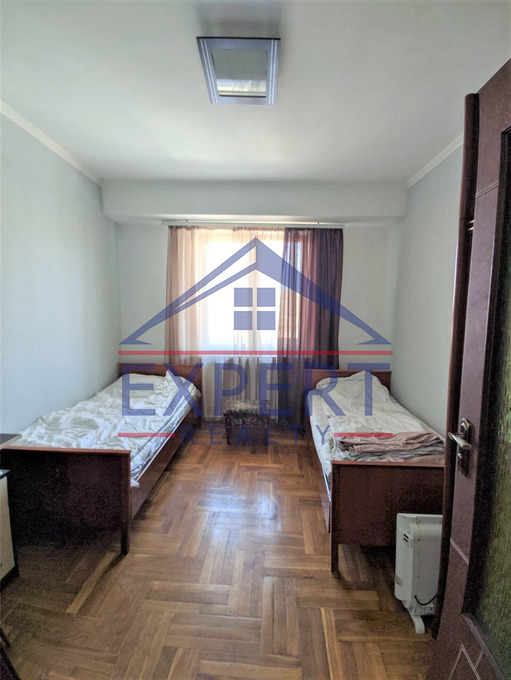 ԿԵՆՏՐՈՆ, ԱՂԱՅԱՆ ՓՈՂՈՑ, 3 ՍԵՆՅԱԿ