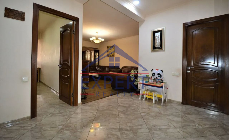 ՄԱԼԱԹԻԱ ՍԵԲԱՍՏԻԱ, ԿՈՒՐՂԻՆՅԱՆ ՓՈՂՈՑ, 4 ՍԵՆՅԱԿ