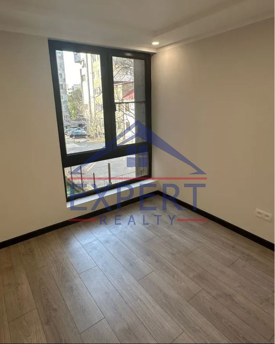 ԿԵՆՏՐՈՆ, ԱԴԱՄՅԱՆ ՓՈՂՈՑ, 160ՔՄ․