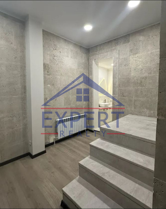 ԿԵՆՏՐՈՆ, ԱԴԱՄՅԱՆ ՓՈՂՈՑ, 160ՔՄ․