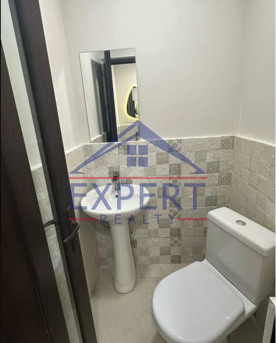 ԿԵՆՏՐՈՆ, ԱԴԱՄՅԱՆ ՓՈՂՈՑ, 160ՔՄ․