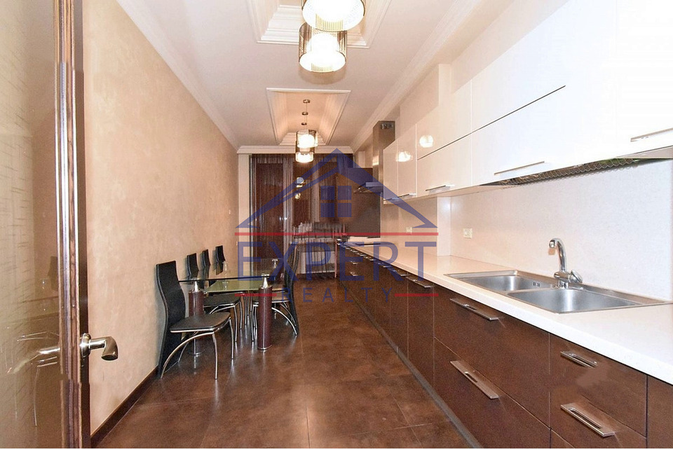 ԿԵՆՏՐՈՆ, ՀՅՈՒՍԻՍԱՅԻՆ ՊՈՂՈՏԱ, 3 ՍԵՆՅԱԿ