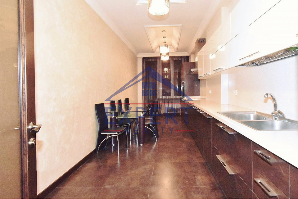 ԿԵՆՏՐՈՆ, ՀՅՈՒՍԻՍԱՅԻՆ ՊՈՂՈՏԱ, 3 ՍԵՆՅԱԿ